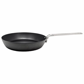 10" Carbon Skillet professional grade outdoor cooking tools