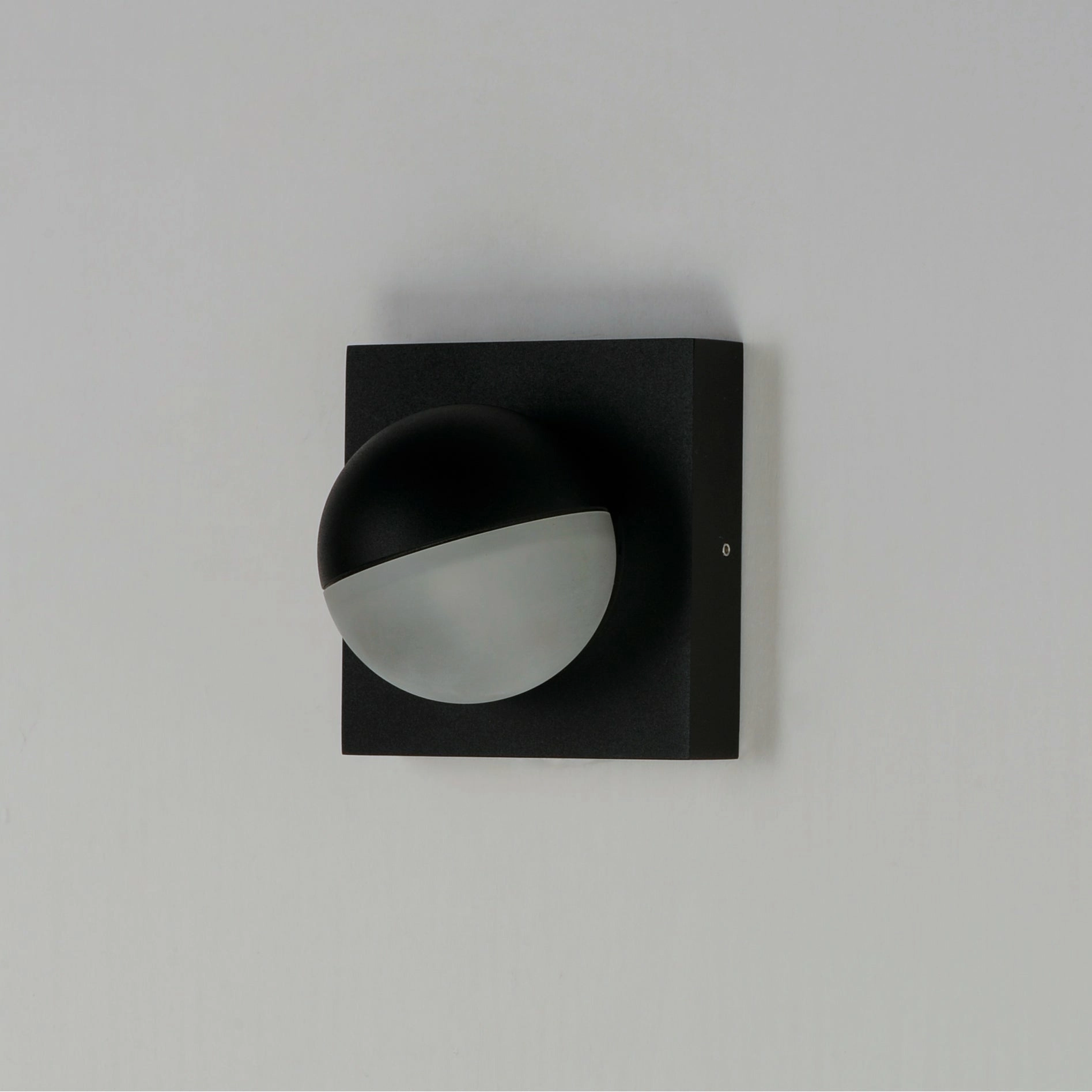 Alumilux Majik LED Outdoor Wall Light