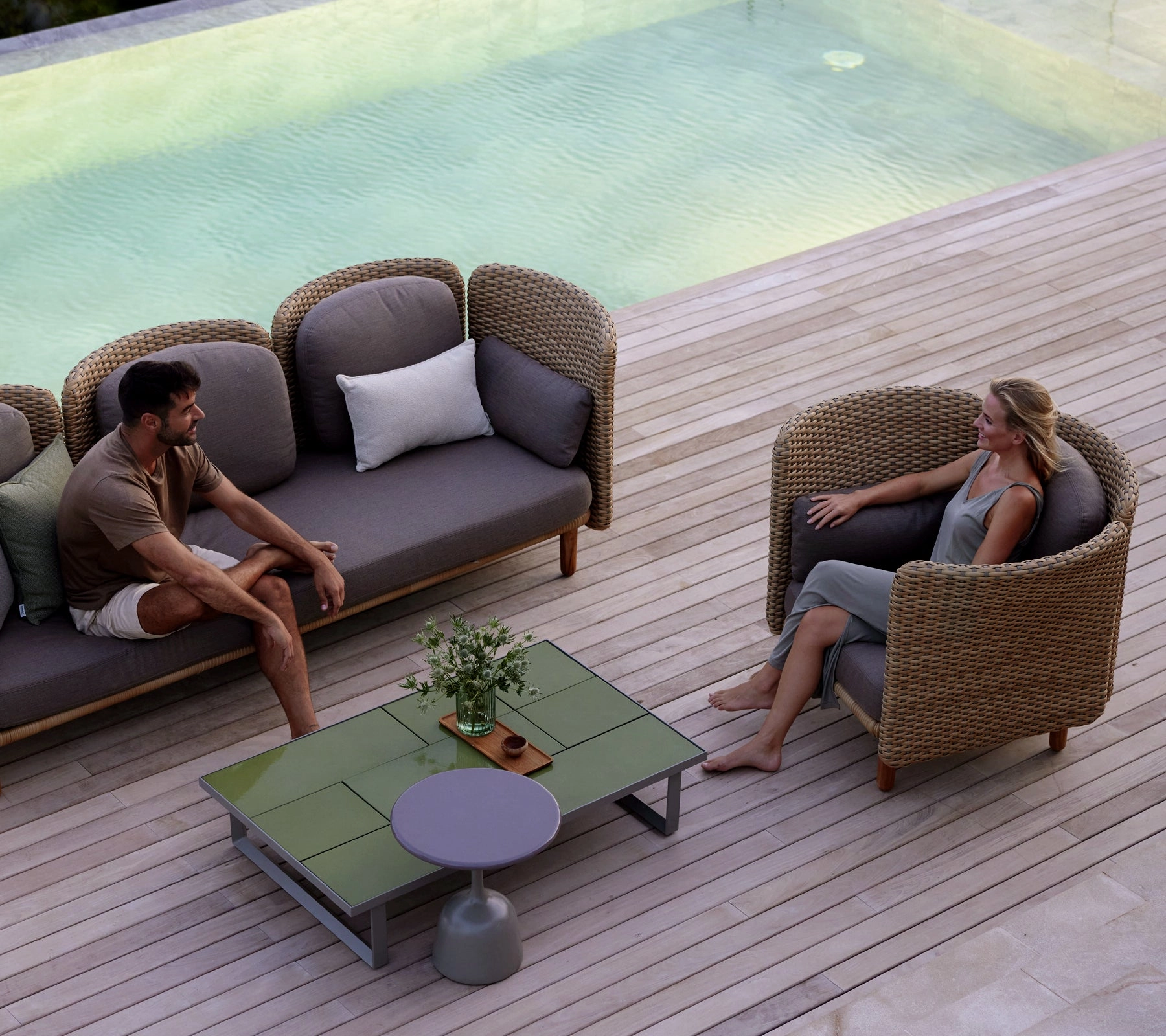Arch lounge chair w/ low arm/backrest