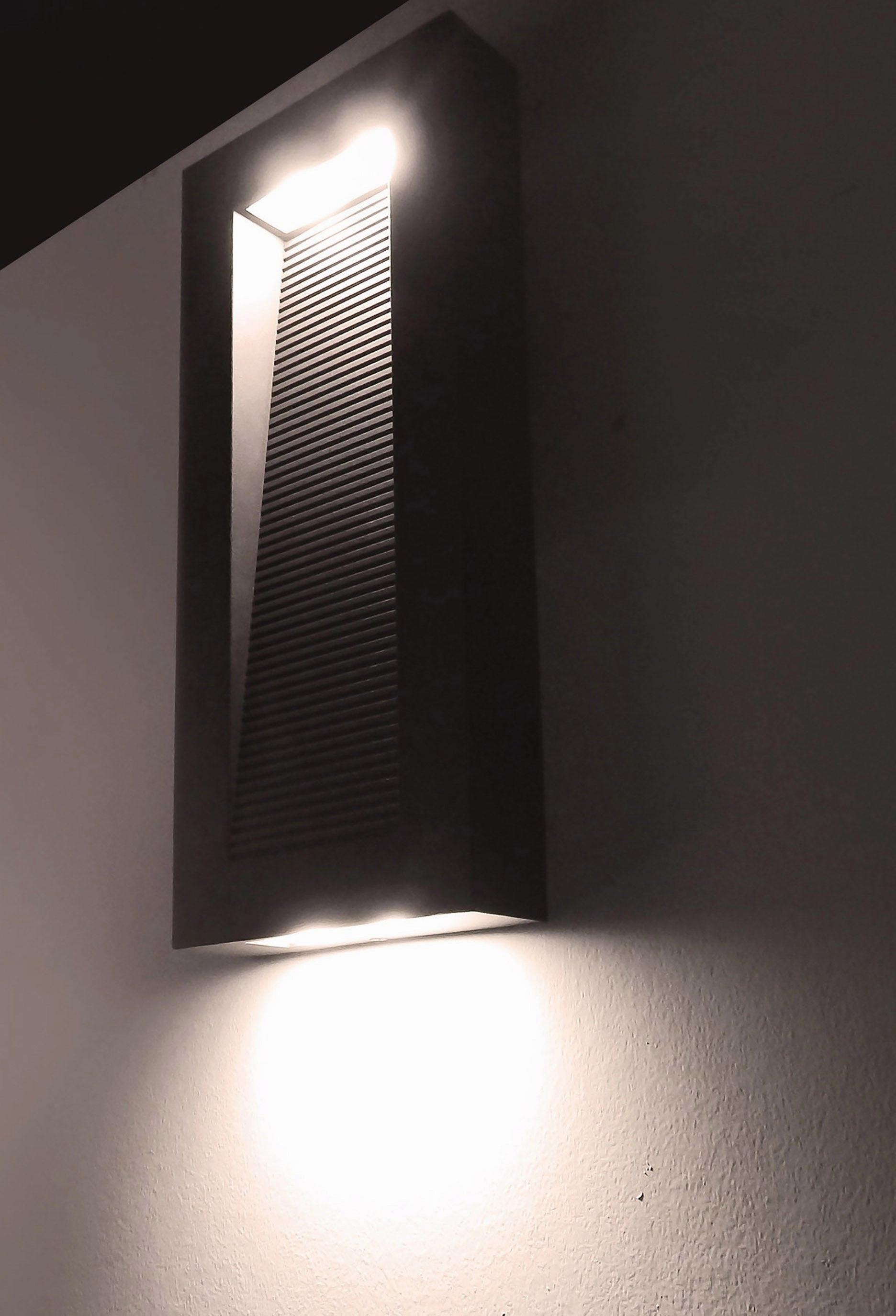 Avenue LED LED Outdoor Wall Sconce Architectural Bronze