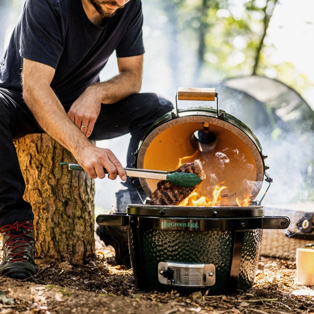 Big Green Egg Charcoal BBQ - MiniMax Value Bundle