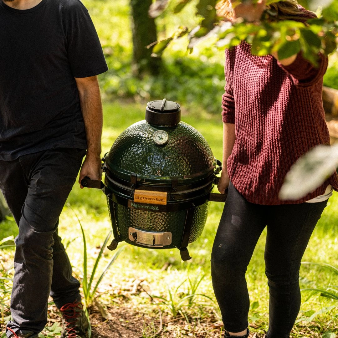 Big Green Egg Charcoal BBQ - MiniMax Value Bundle