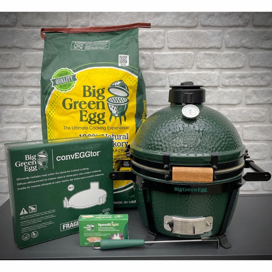 Big Green Egg Charcoal BBQ - MiniMax Value Bundle