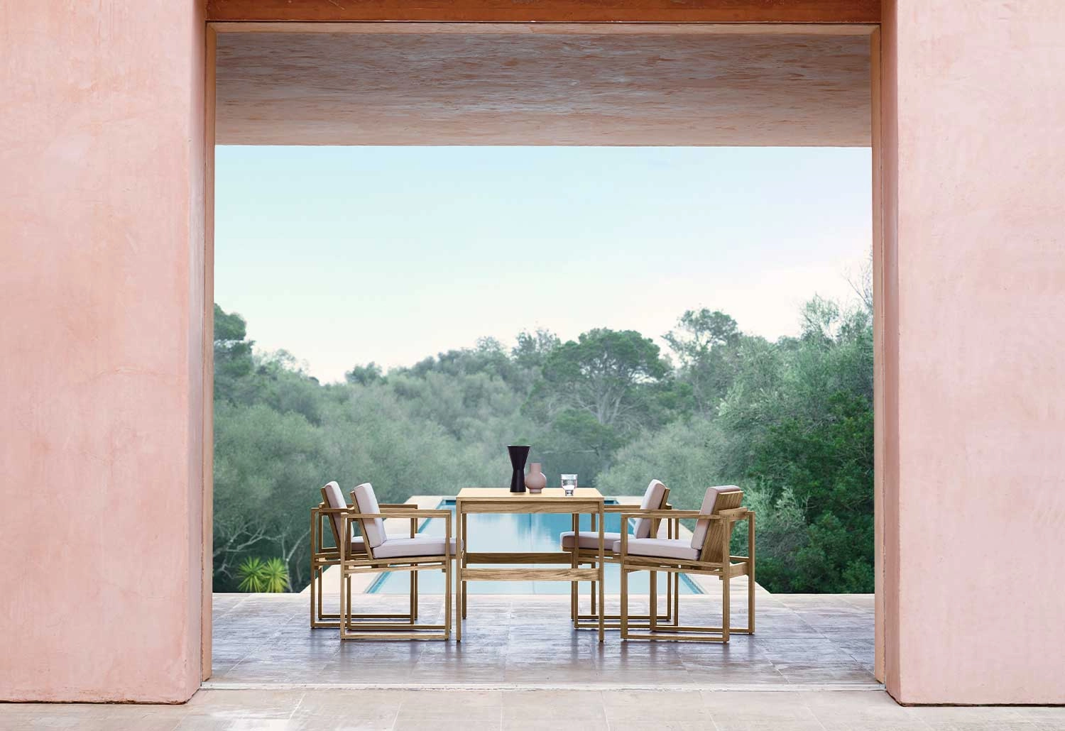 BK15 Dining Table