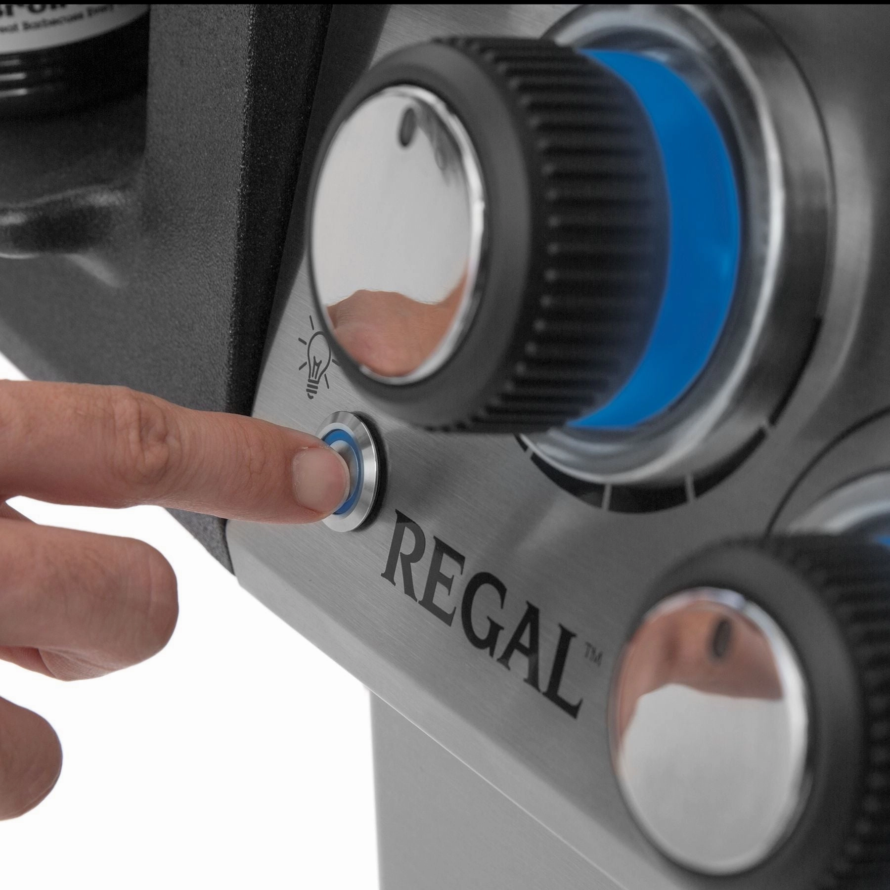 Broil King Regal Gas BBQ 690 IR Black