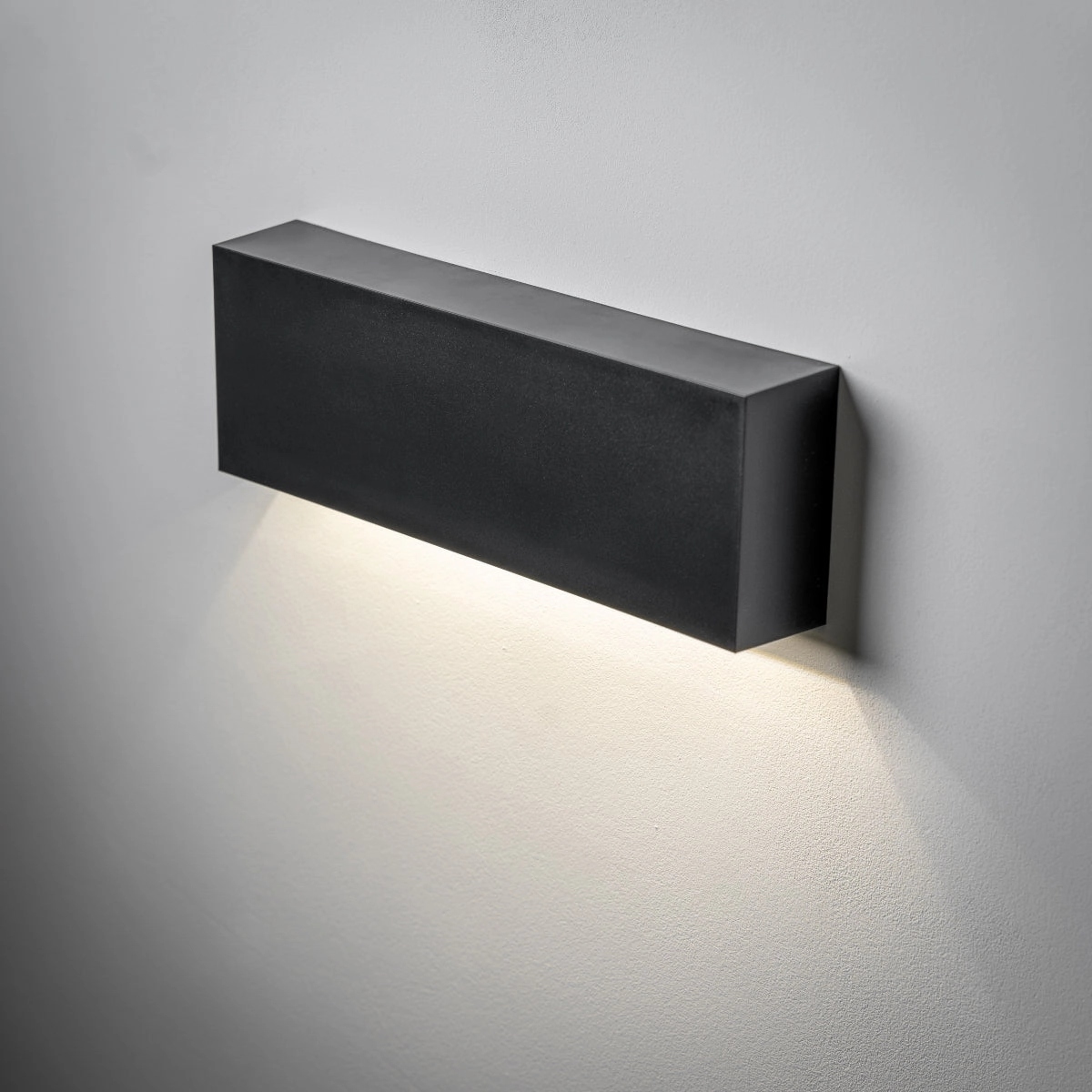 CGC DARNA Black Slim LED Outdoor Wall Light Down 4000k Natural White IP65Weatherproof outdoor lighting