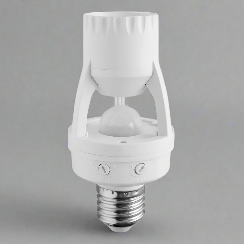 CGC E27 Lampholder Adapter with Built in PIR Motion Sensor IP20 WhiteWeatherproof outdoor lighting