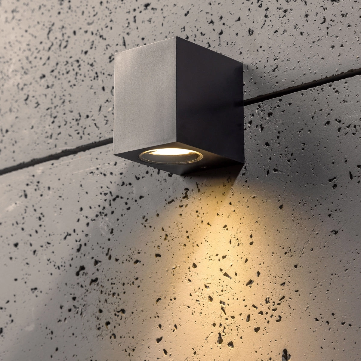 CGC EILEEN Black Modern Outdoor Rectangle Single SpotlightWeatherproof outdoor lighting