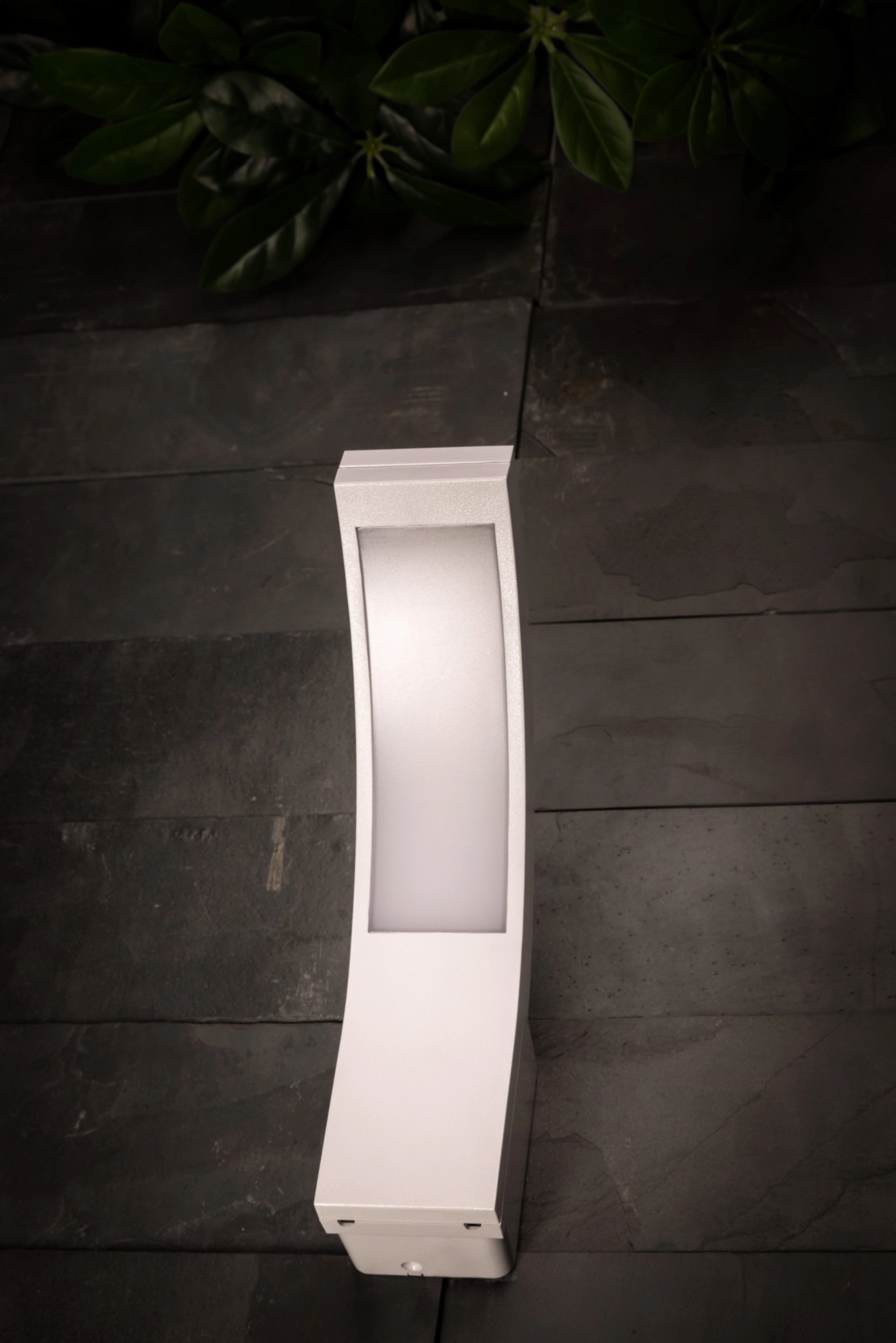 CGC PARIS White LED Curved Outdoor Wall Light