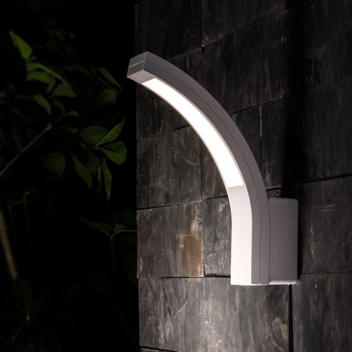 CGC PARIS White LED Curved Outdoor Wall LightWeatherproof outdoor lighting