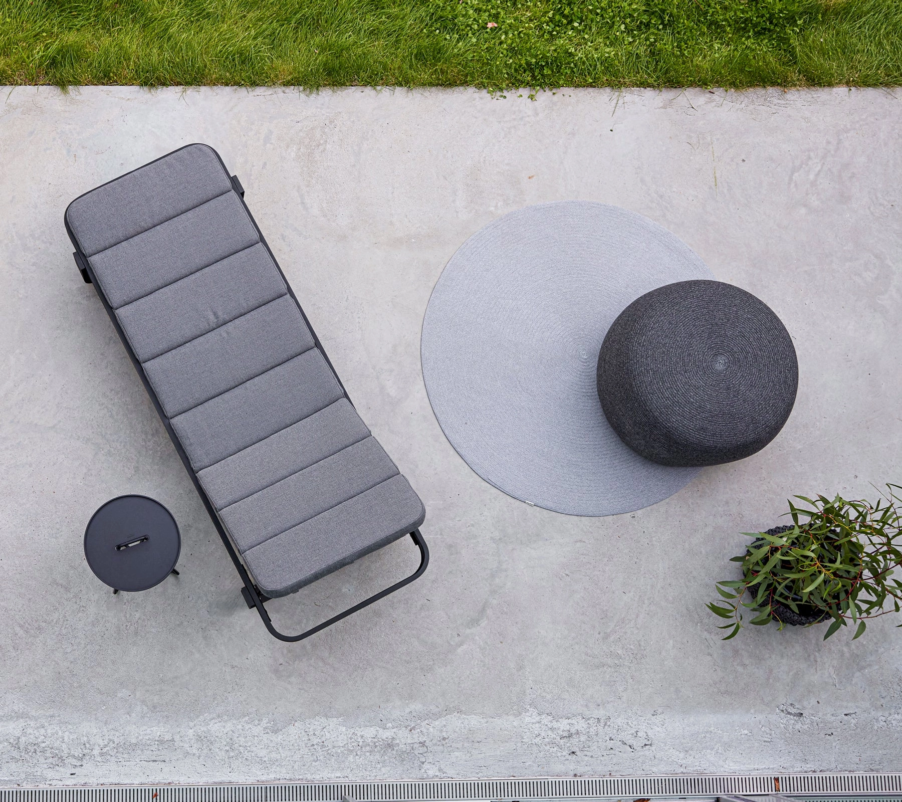 Circle footstool large