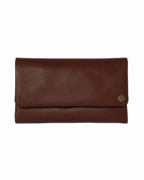 Special Steal Event Stitch & Hide Leather Paiget Snap Closure Wallet Mocha Brown