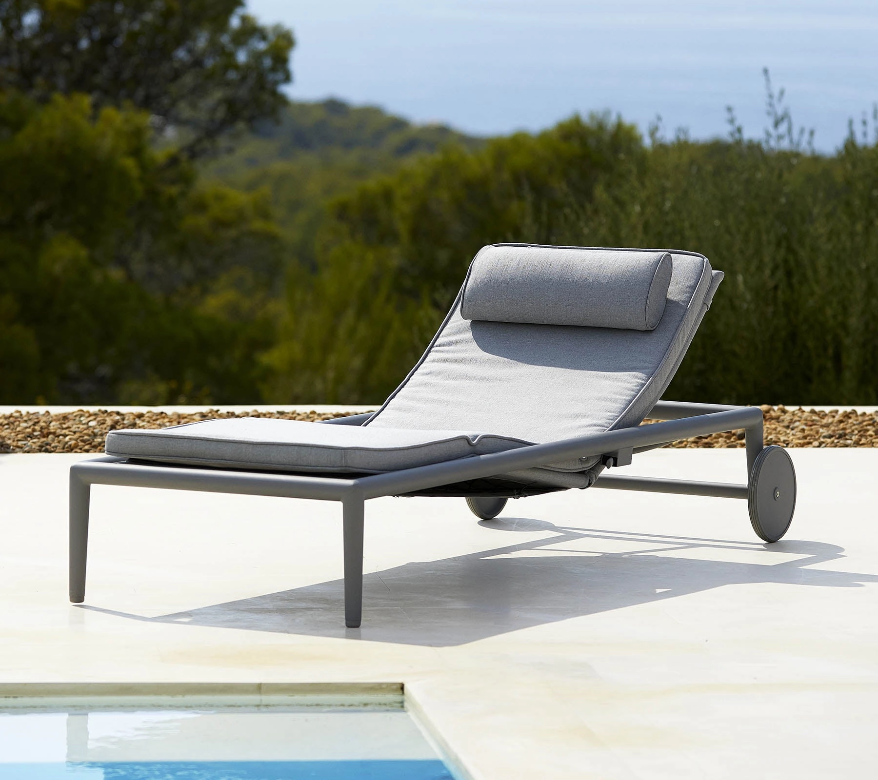Conic sunbed w/gasspring