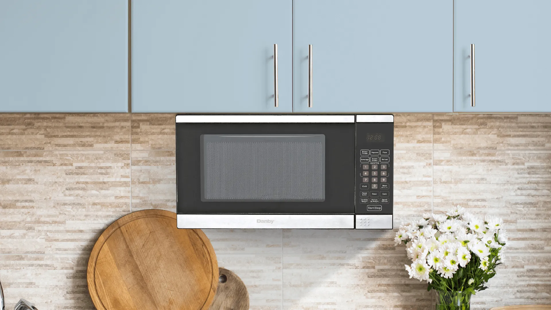 Danby DDMW007501G1 Danby 0.7 Cu. Ft. Space Saving Under The Cupboard Microwave