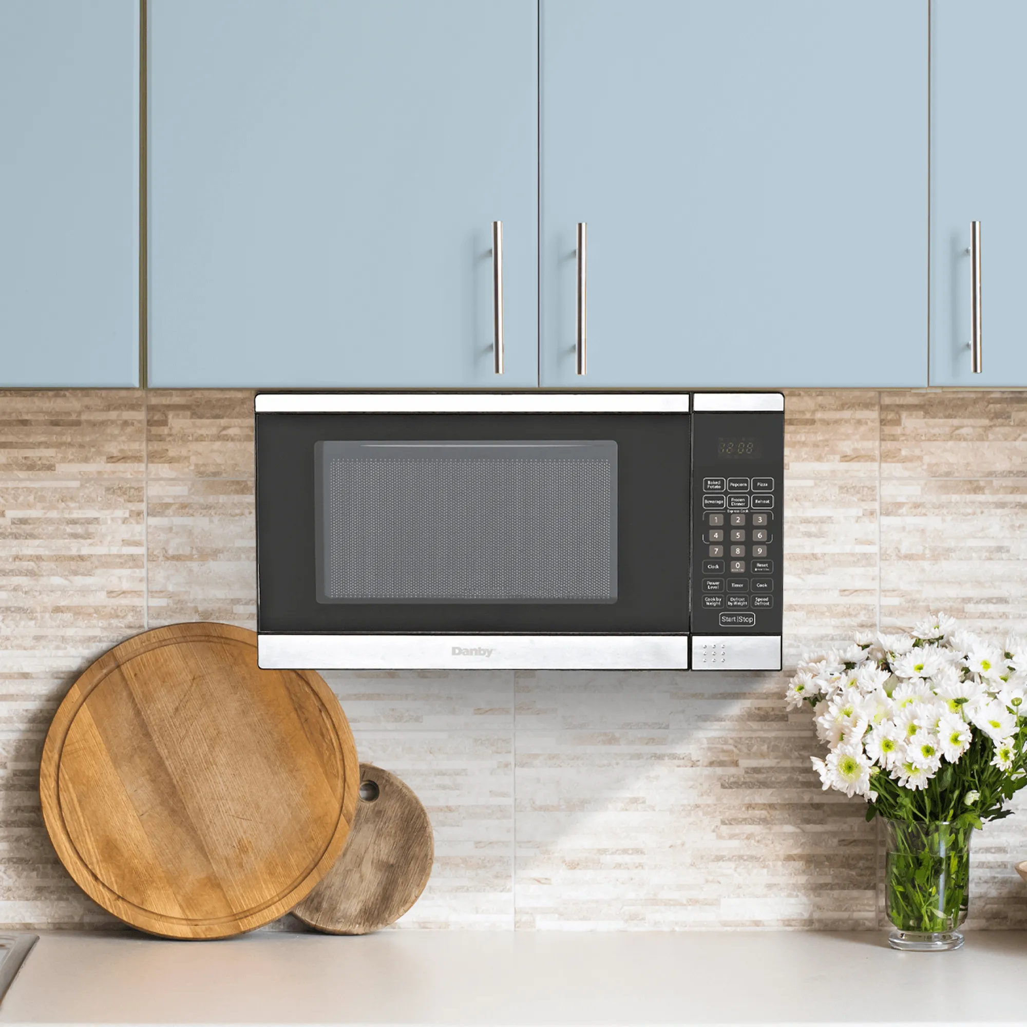 Danby DDMW007501G1 Danby 0.7 Cu. Ft. Space Saving Under The Cupboard Microwave