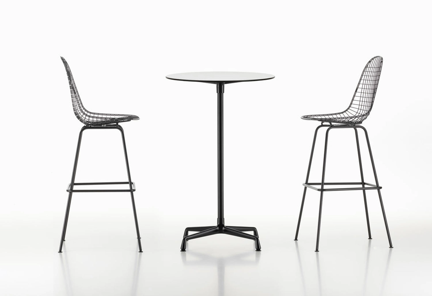 Eames Wire Barstool | Outdoors