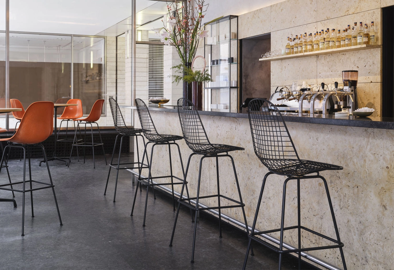 Eames Wire Barstool | Outdoors