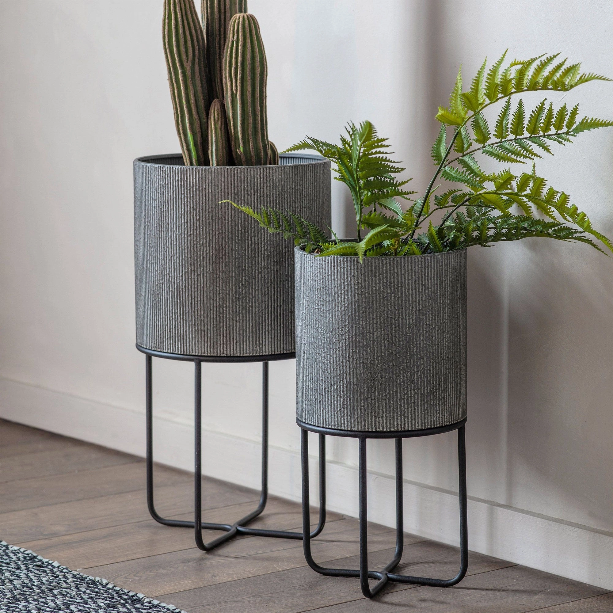 Eda - Set of 2 Metal Planters