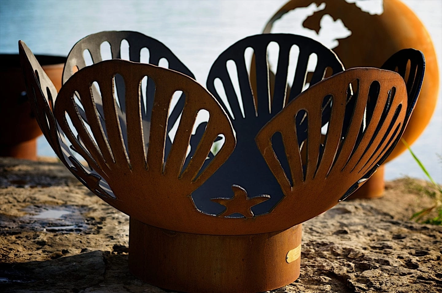 Fire Pit Art Barefoot Beach 42-inch Wood Burning Fire Pit - BB