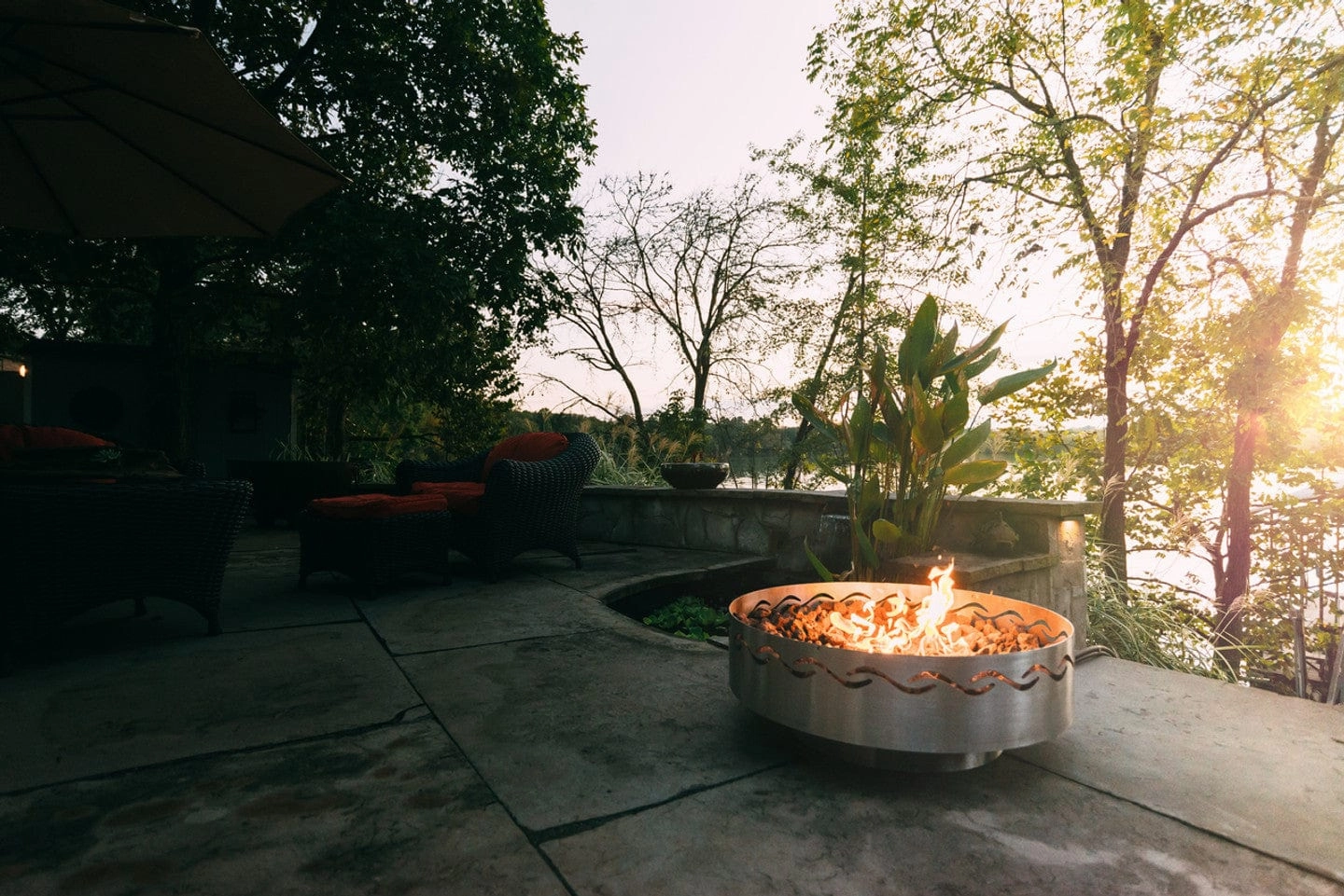 Fire Pit Art Fire Surfer 30-inch Wood Burning Fire Pit - Fire Surfer