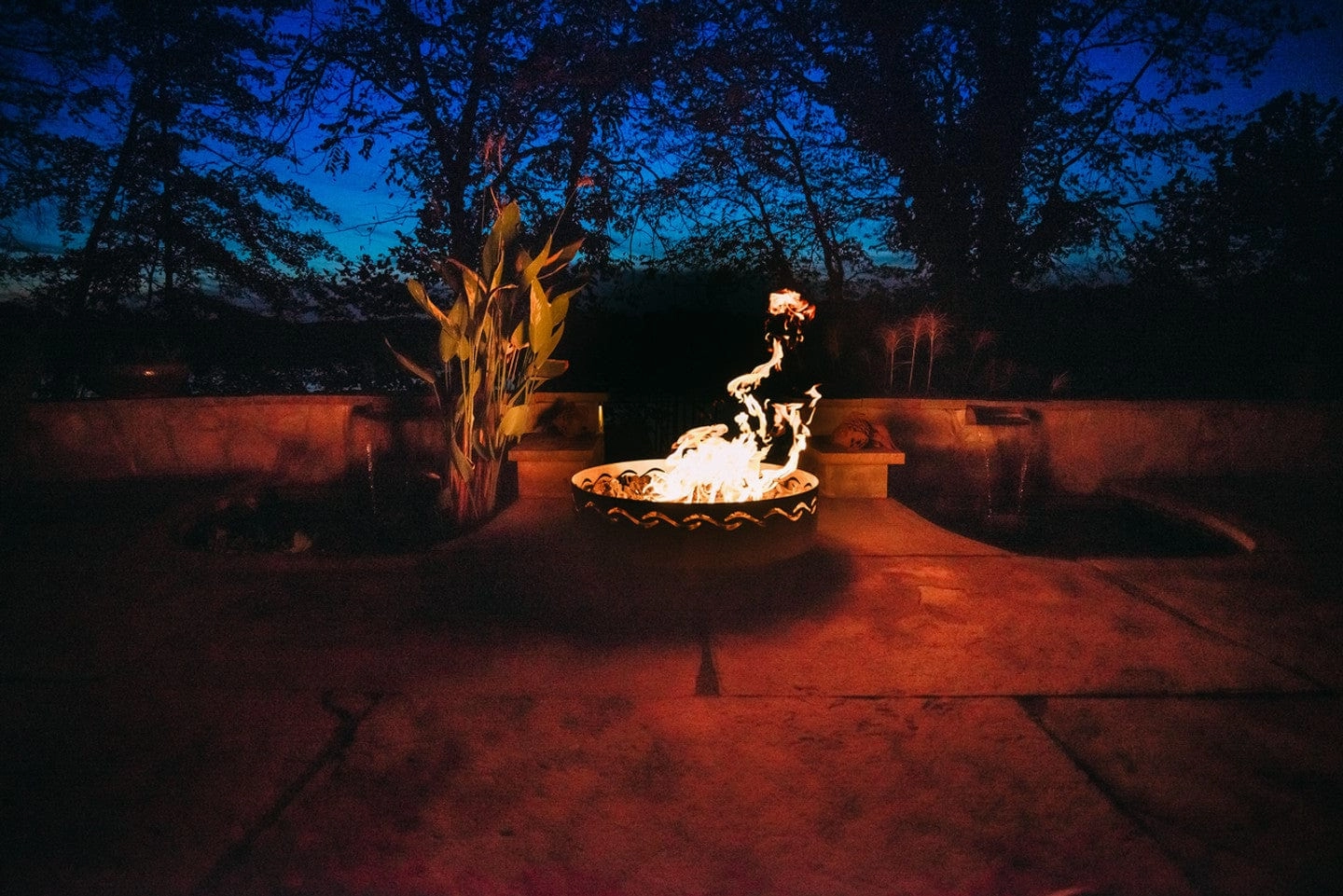 Fire Pit Art Fire Surfer 30-inch Wood Burning Fire Pit - Fire Surfer