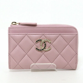 Online Exclusive Savings Dont Miss This Steal Chanel Leather Card Case (Pre-Owned)