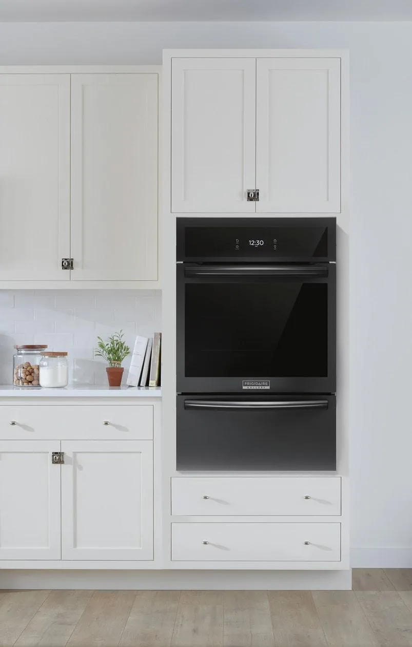 Frigidaire GCWG2438AB Frigidaire Gallery 24" Single Gas Wall Oven With Air Fry
