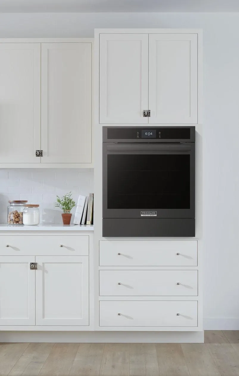 Frigidaire GCWS2438AB Frigidaire Gallery 24" Single Electric Wall Oven With Air Fry