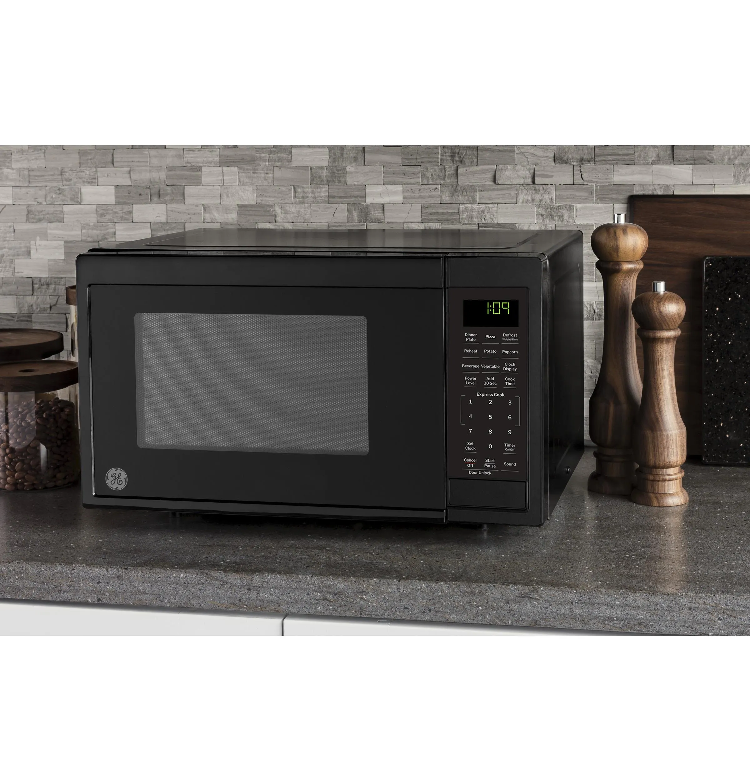 Ge Appliances GCST09N1WBB Ge? 0.9 Cu. Ft. Capacity Countertop Microwave Oven