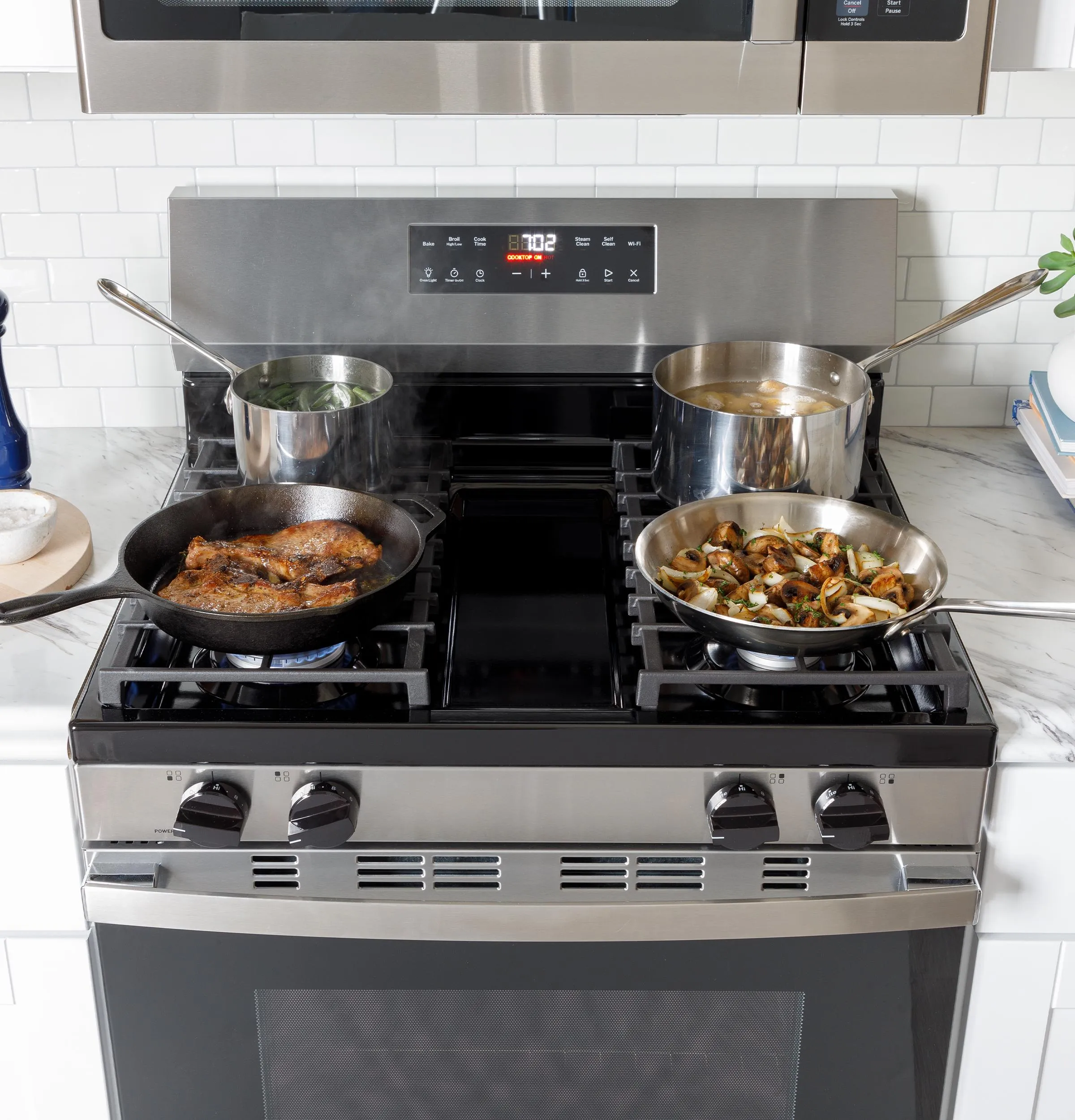 Ge Appliances GGF400PVSS Ge? 30" Free-Standing Gas Range
