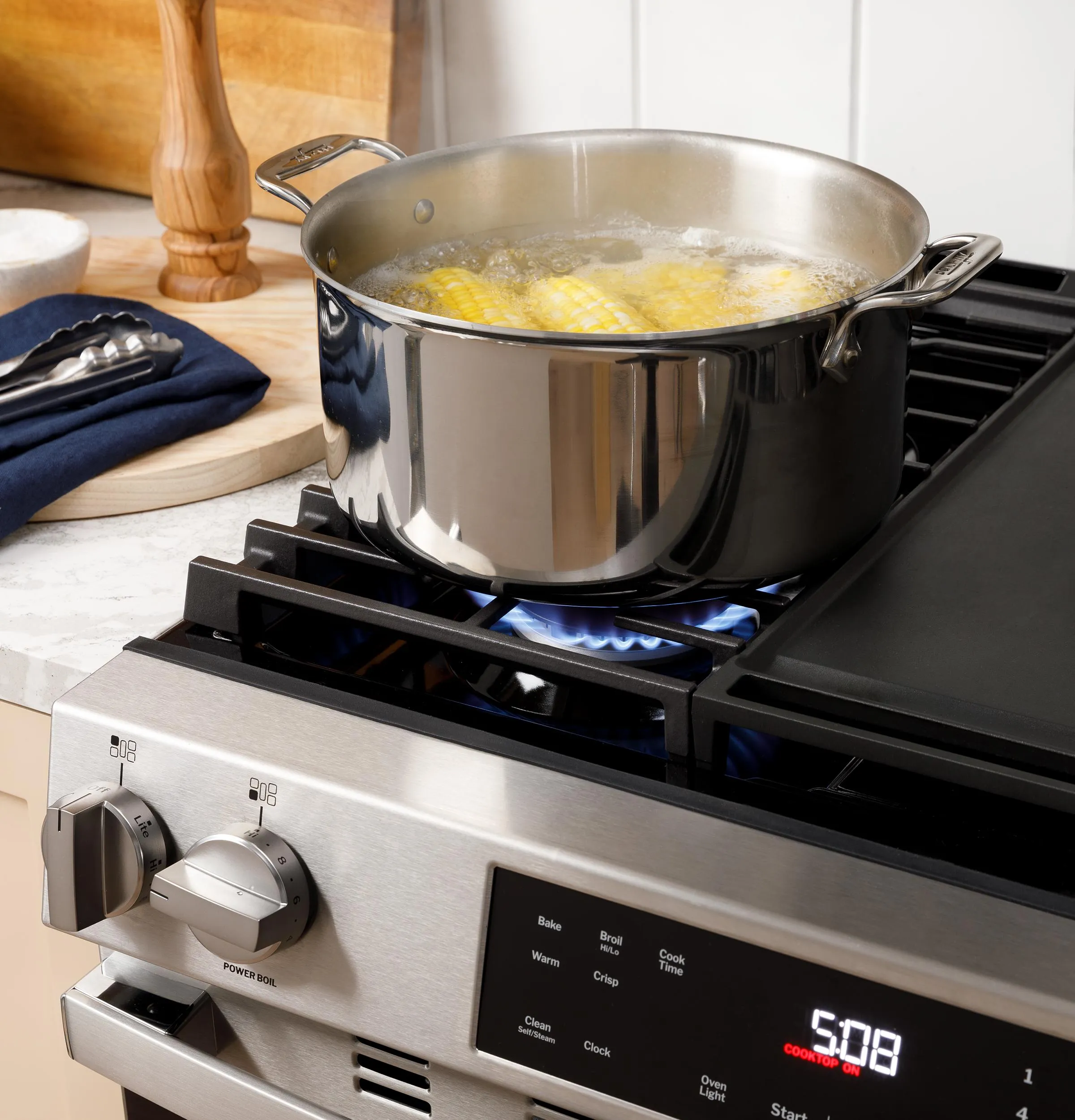Ge Appliances GGF500PVSS Ge? 30" Free-Standing Gas Range With Crisp Mode