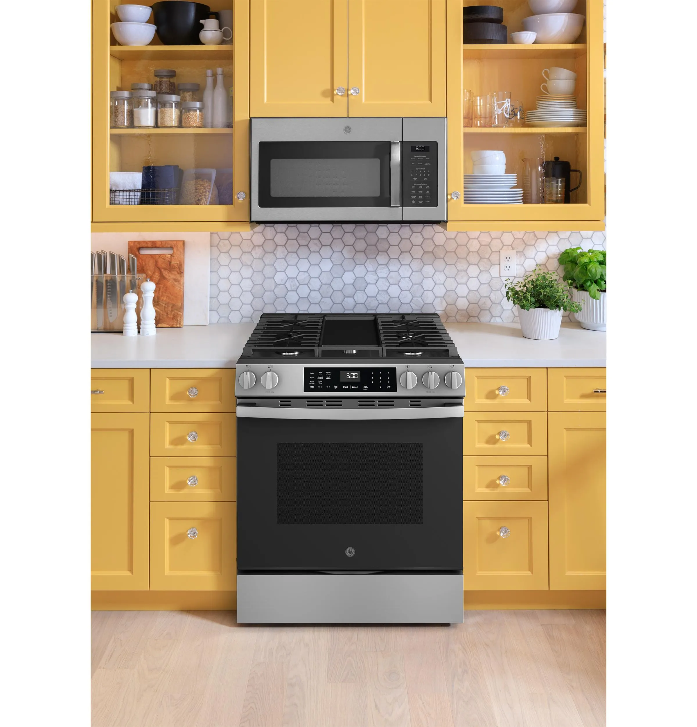 Ge Appliances GGS600AVFS Ge? 30" Slide-In Front-Control Convection Gas Range With No Preheat Air Fry And Easywash&#8482; Oven Tray