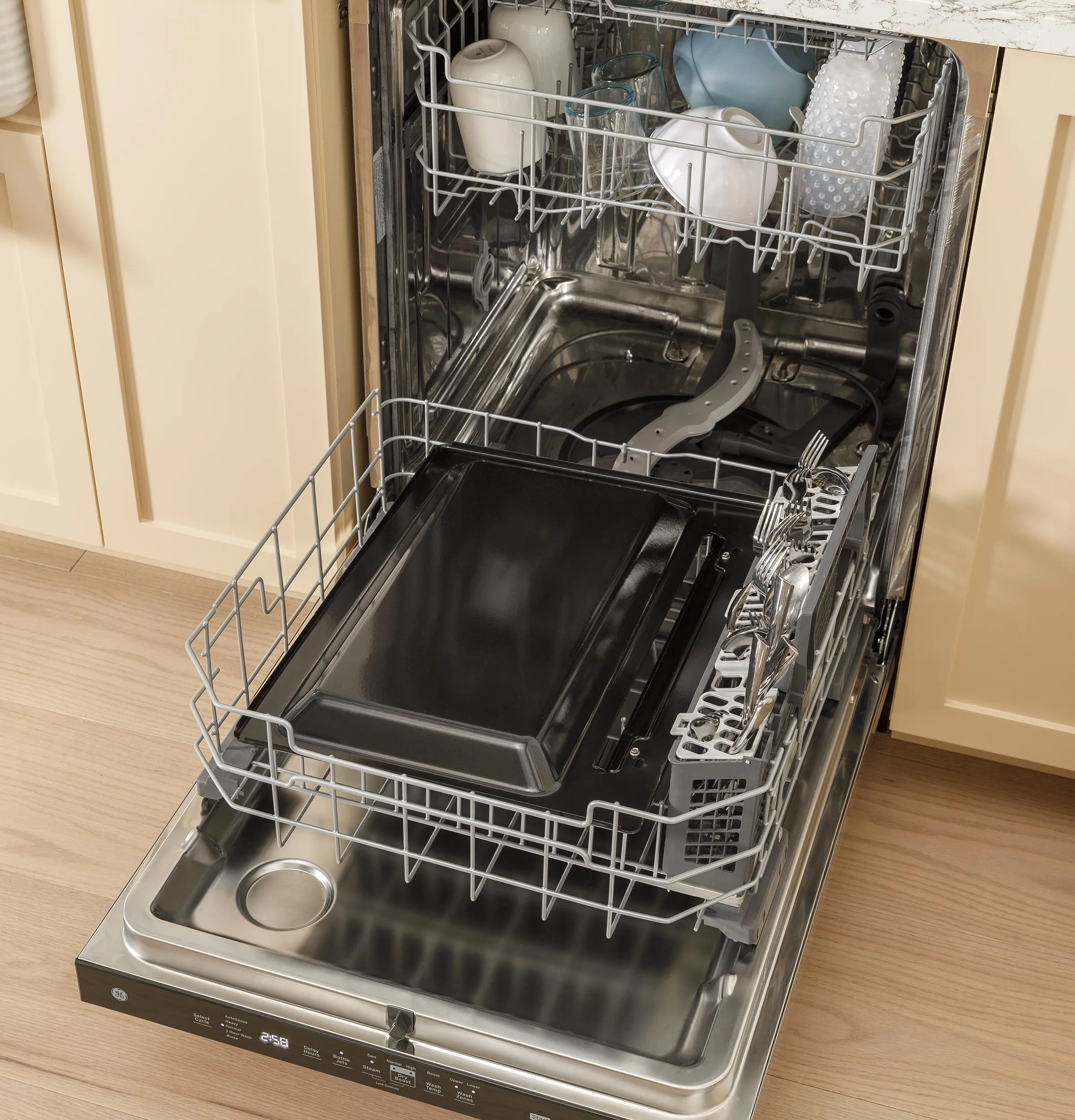Ge Appliances GGS600AVFS Ge? 30" Slide-In Front-Control Convection Gas Range With No Preheat Air Fry And Easywash&#8482; Oven Tray