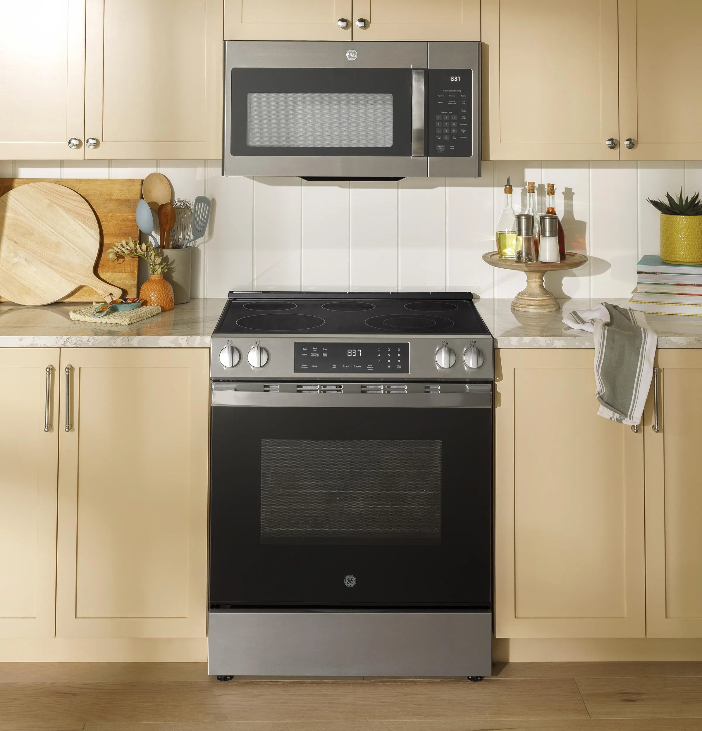 Ge Appliances GRS500PVSS Ge? 30" Slide-In Electric Range