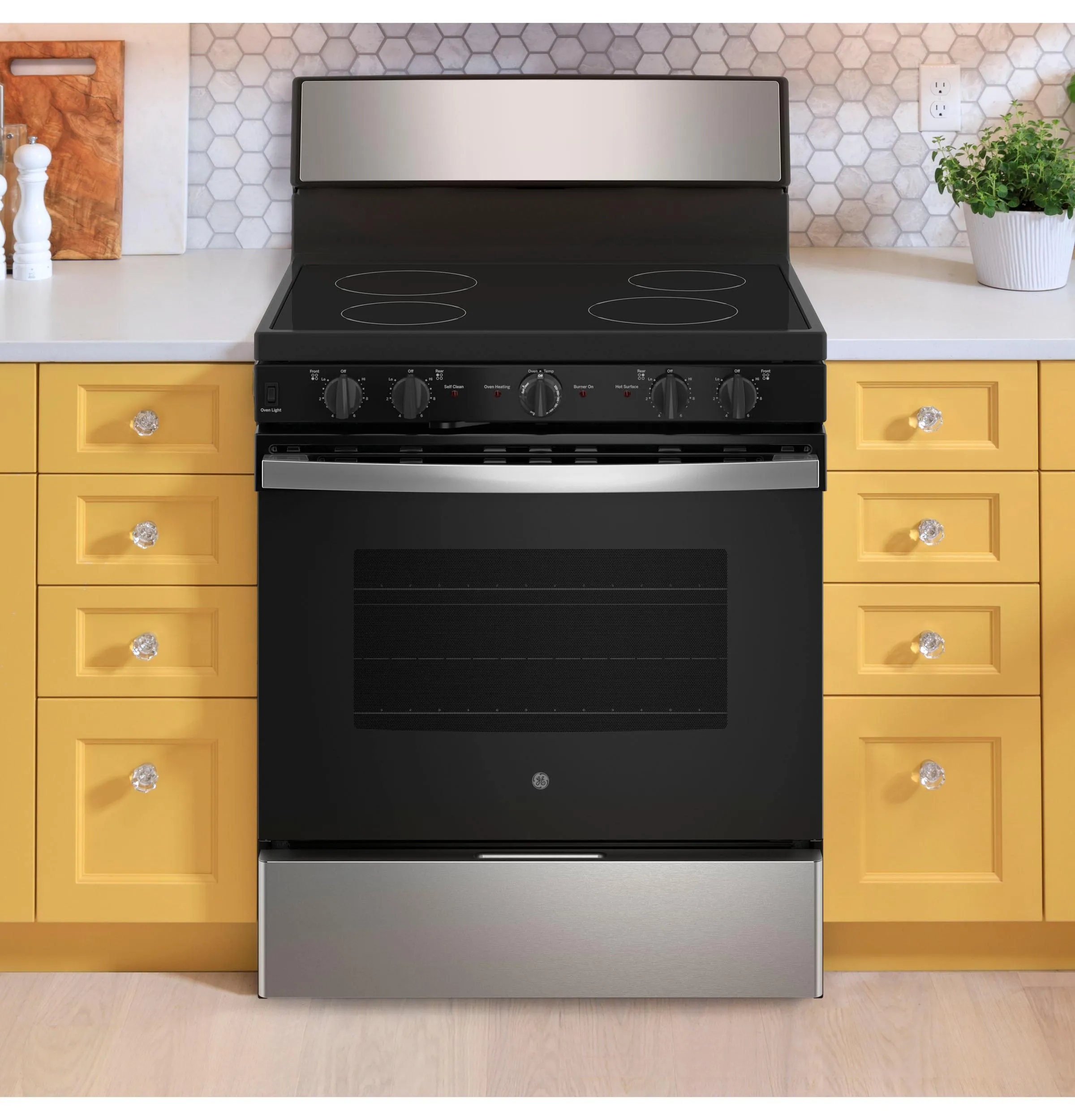 Ge Appliances JB480SYSS Ge? Energy Star? 30" Free-Standing Electric Radiant Smooth Cooktop Range