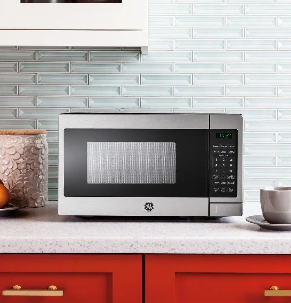 Ge Appliances JEM3072SHSS Ge? 0.7 Cu. Ft. Capacity Countertop Microwave Oven
