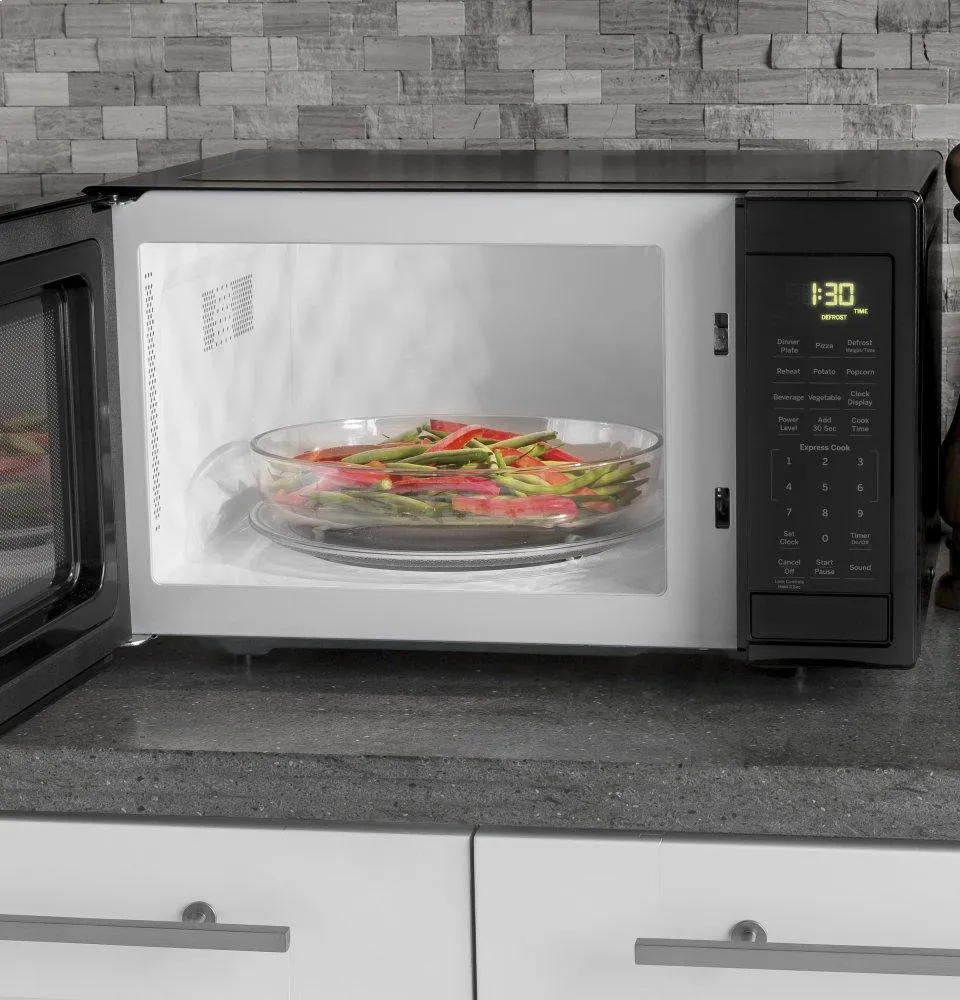 Ge Appliances JES1095DMBB Ge? 0.9 Cu. Ft. Capacity Countertop Microwave Oven