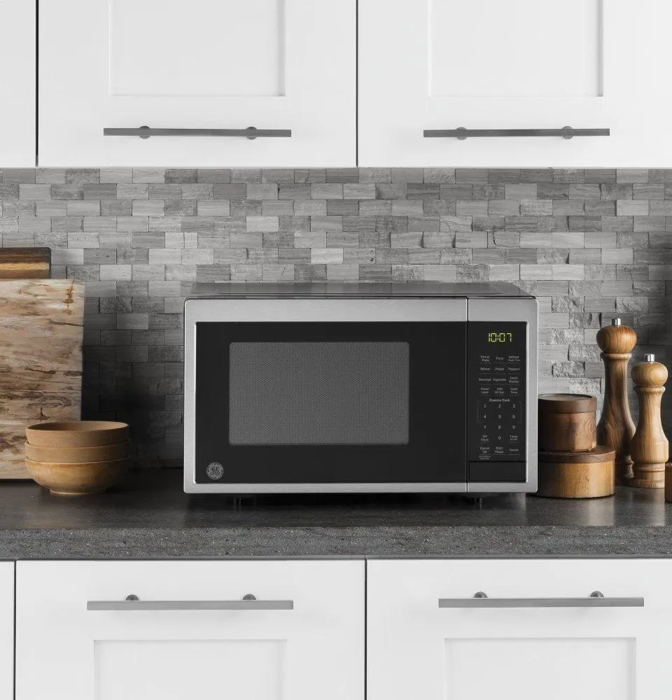 Ge Appliances JES1095SMSS Ge? 0.9 Cu. Ft. Capacity Countertop Microwave Oven