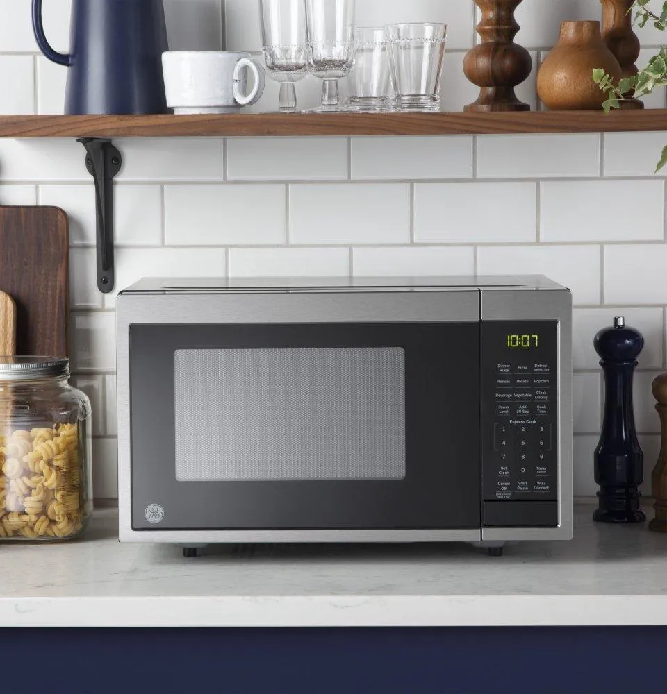 Ge Appliances JES1097SMSS Ge? 0.9 Cu. Ft. Capacity Smart Countertop Microwave Oven With Scan-To-Cook Technology