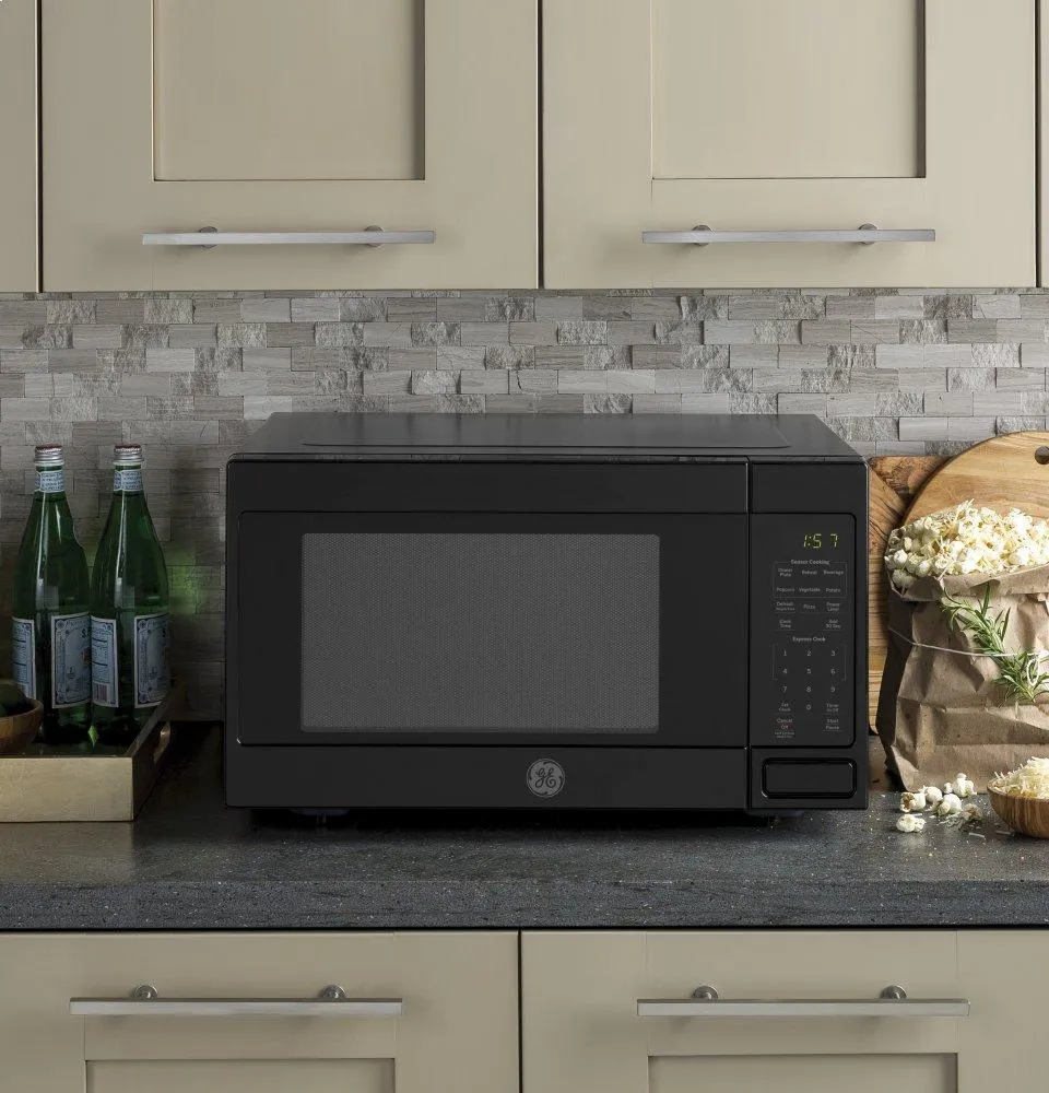 Ge Appliances JES1657DMBB Ge? 1.6 Cu. Ft. Countertop Microwave Oven