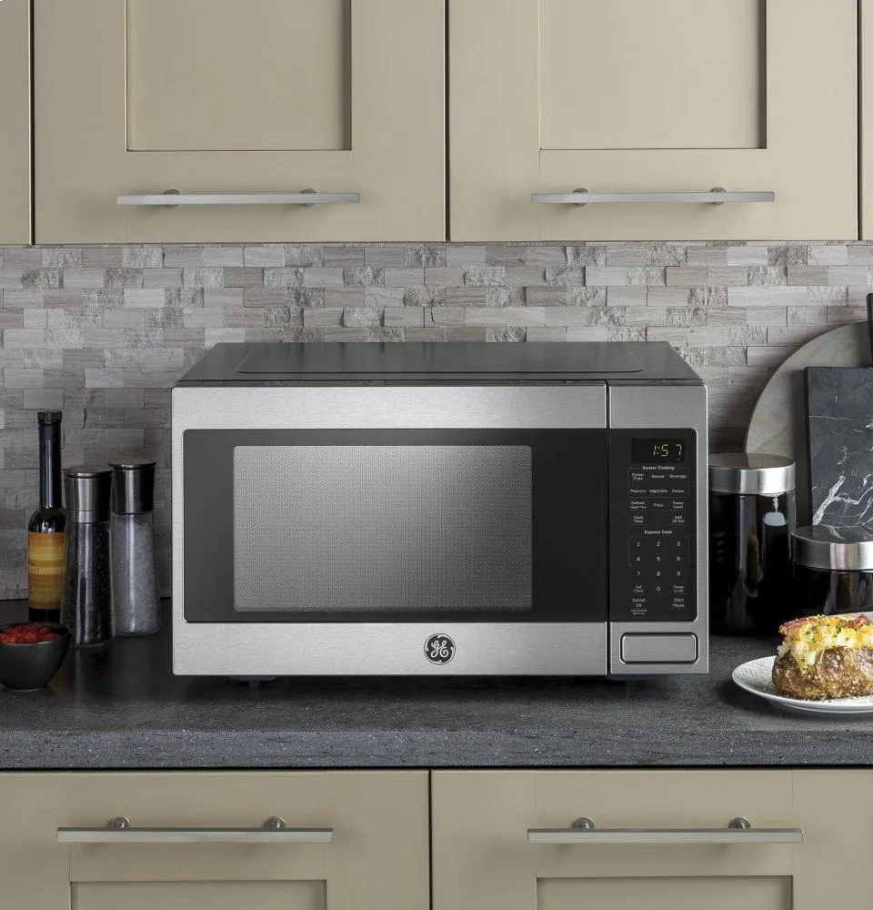 Ge Appliances JES1657SMSS Ge? 1.6 Cu. Ft. Countertop Microwave Oven