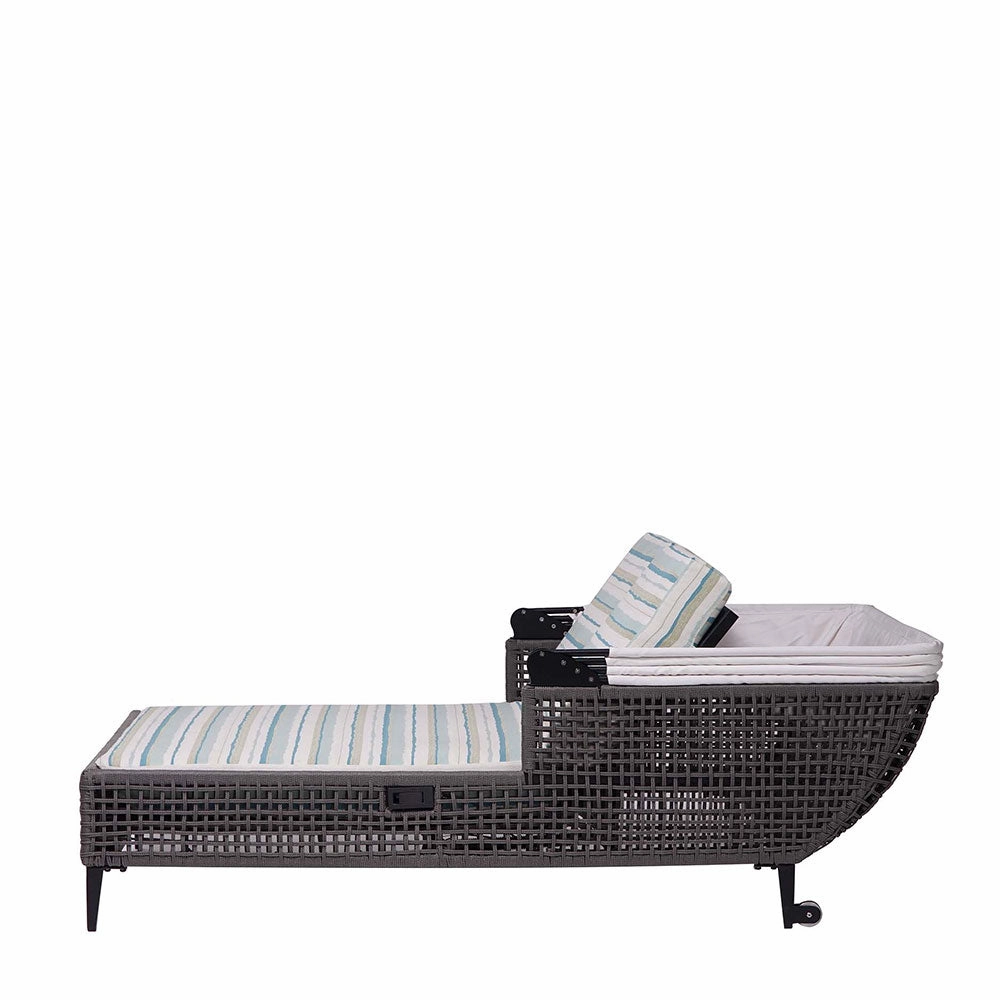 Genval Daybed w/ Canopy