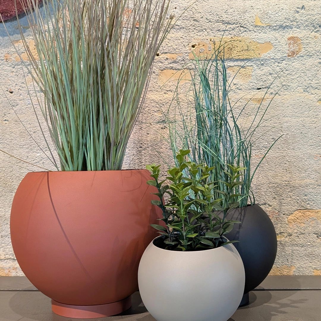 Globe Flowerpot (Order Quantity: 2)