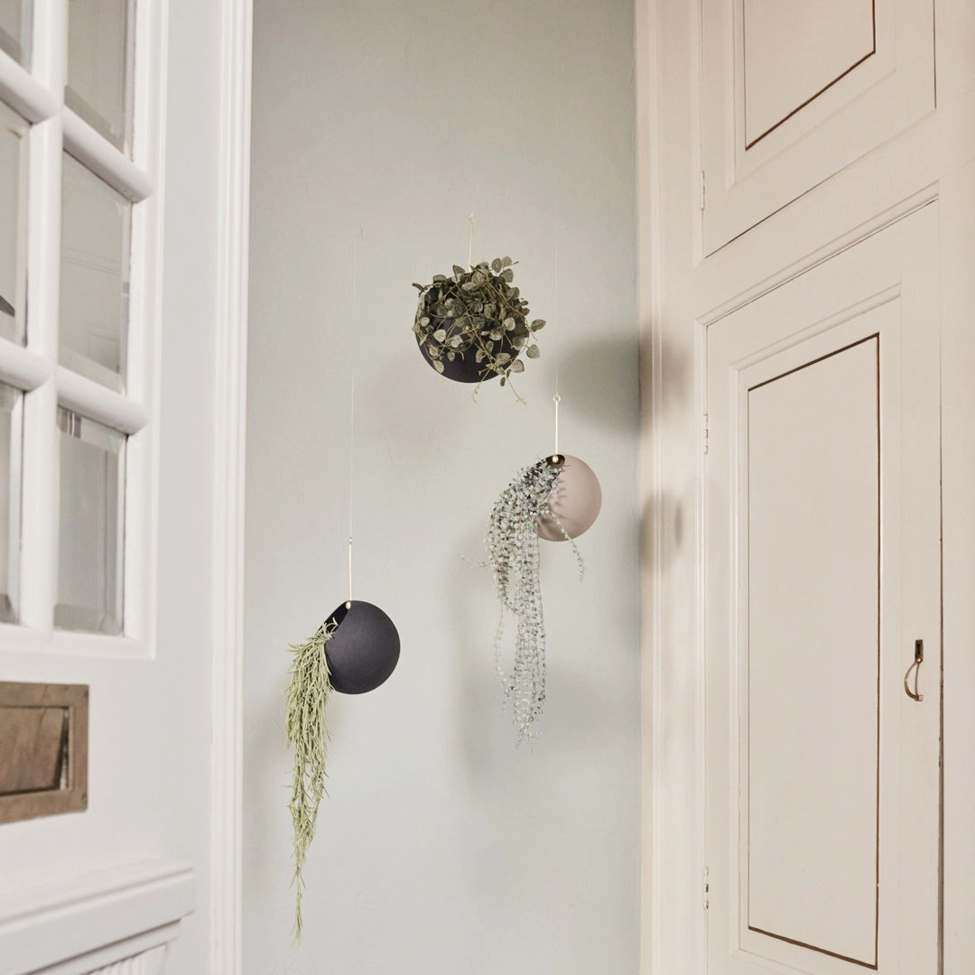 Globe Hanging Flowerpot - Large (Order Quantity: 2)