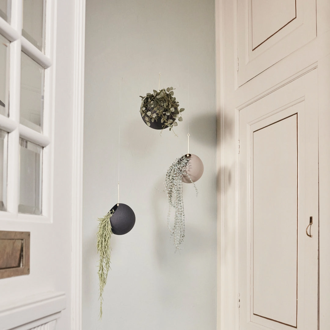 Globe Hanging Flowerpot - Small (Order Quantity: 4)