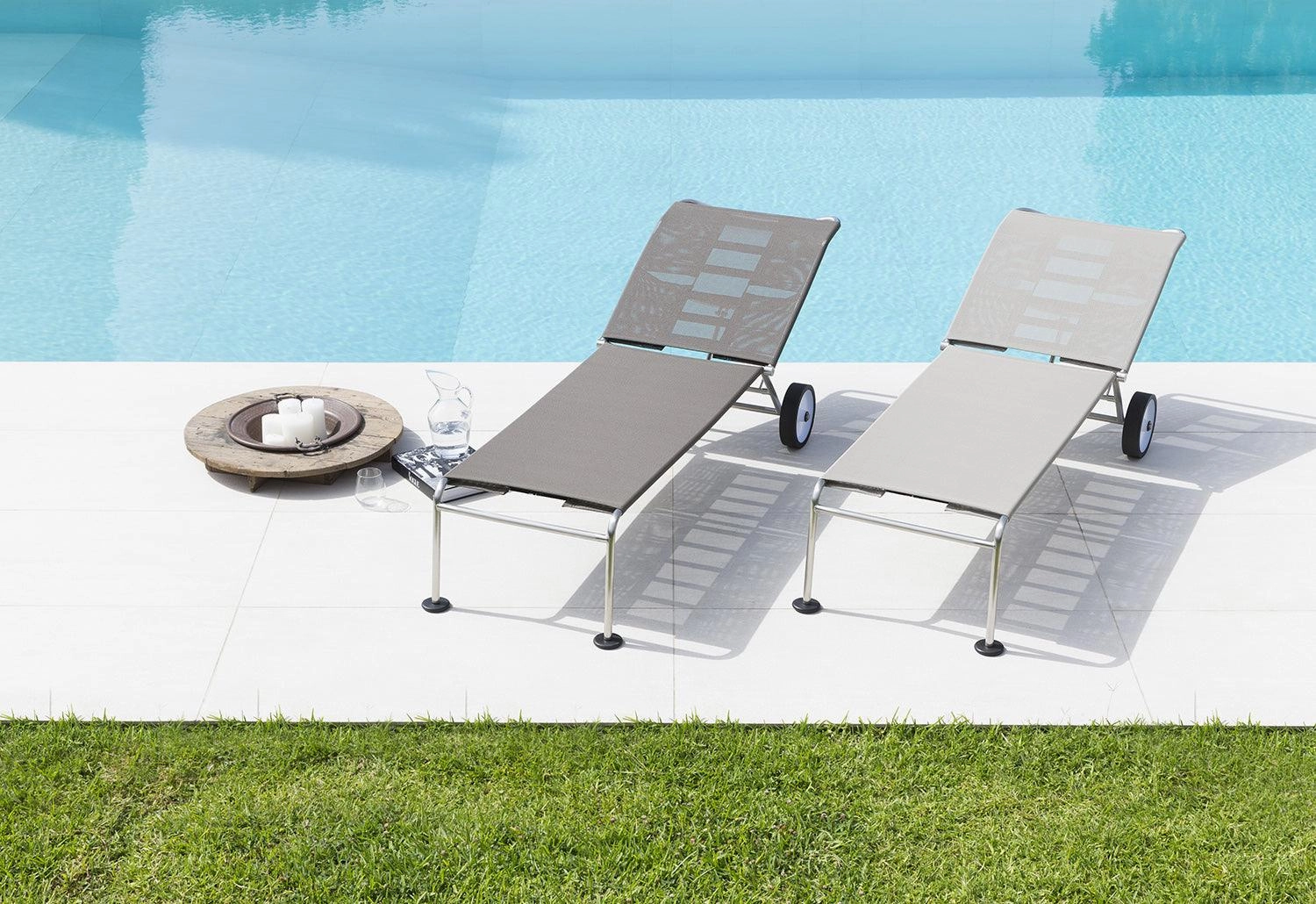 Green outdoor lounger, 2007