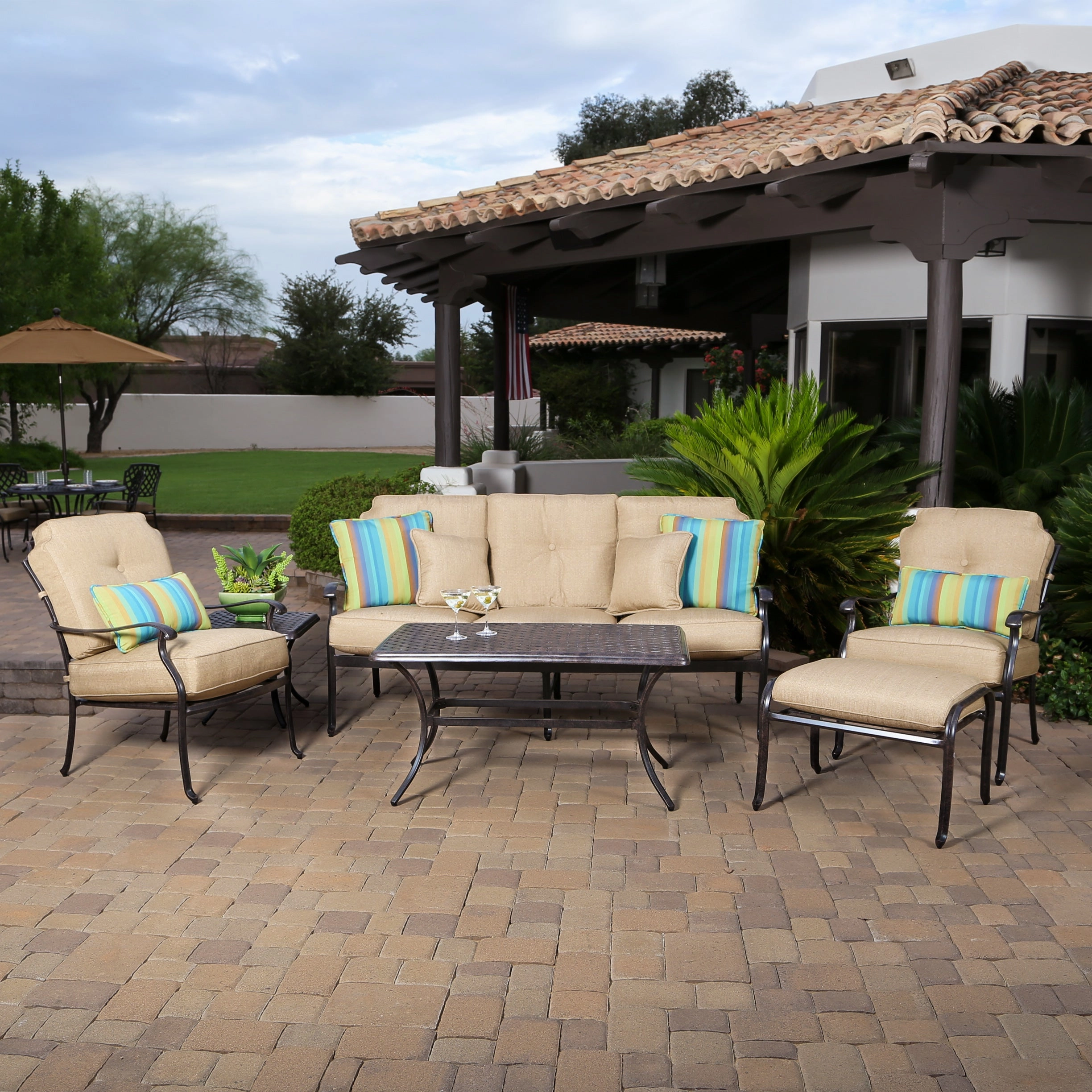 Heritage Loveseat