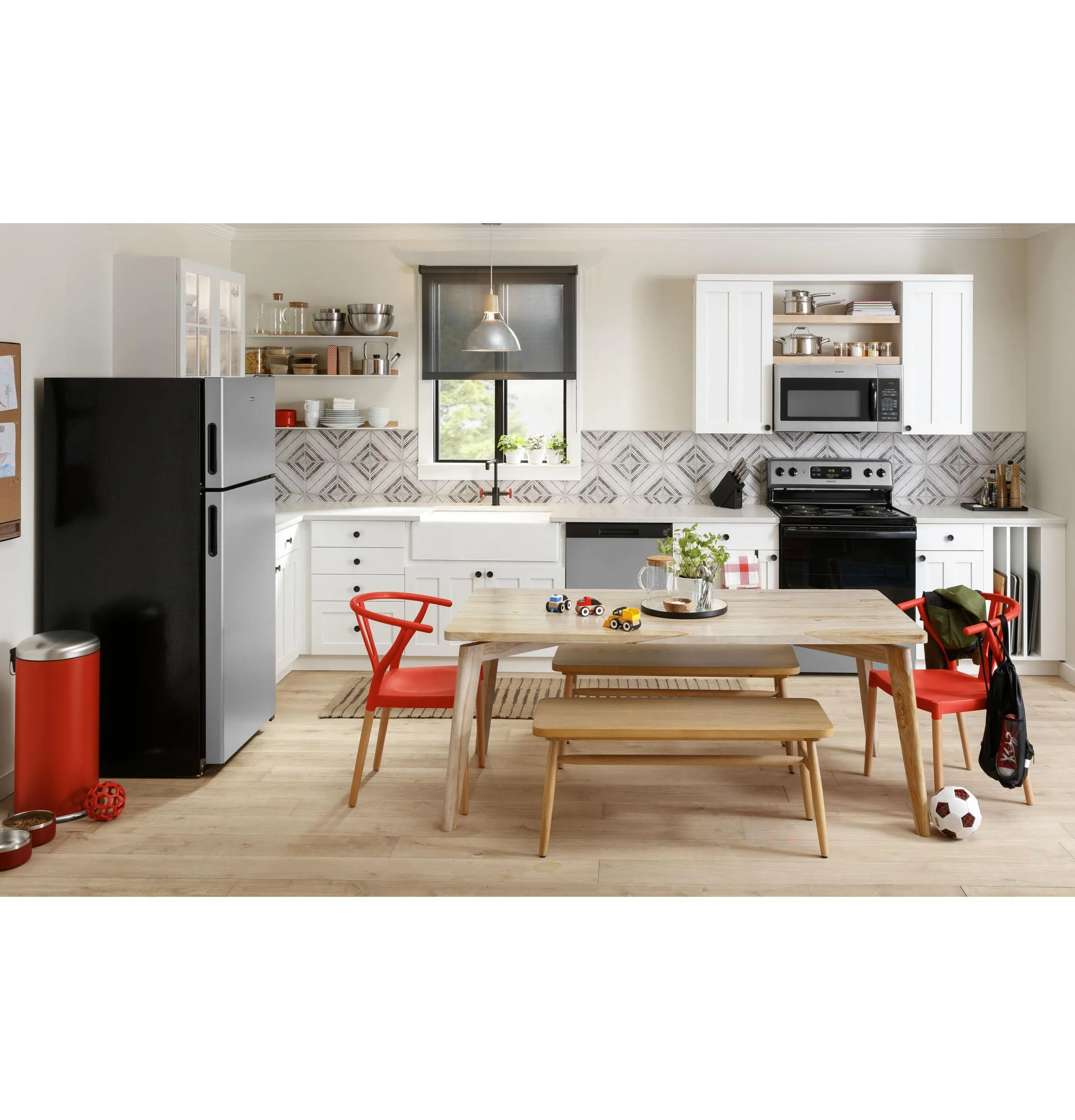 Hotpoint RVM5160MPSA Hotpoint? 1.6 Cu. Ft. Over-The-Range Microwave Oven