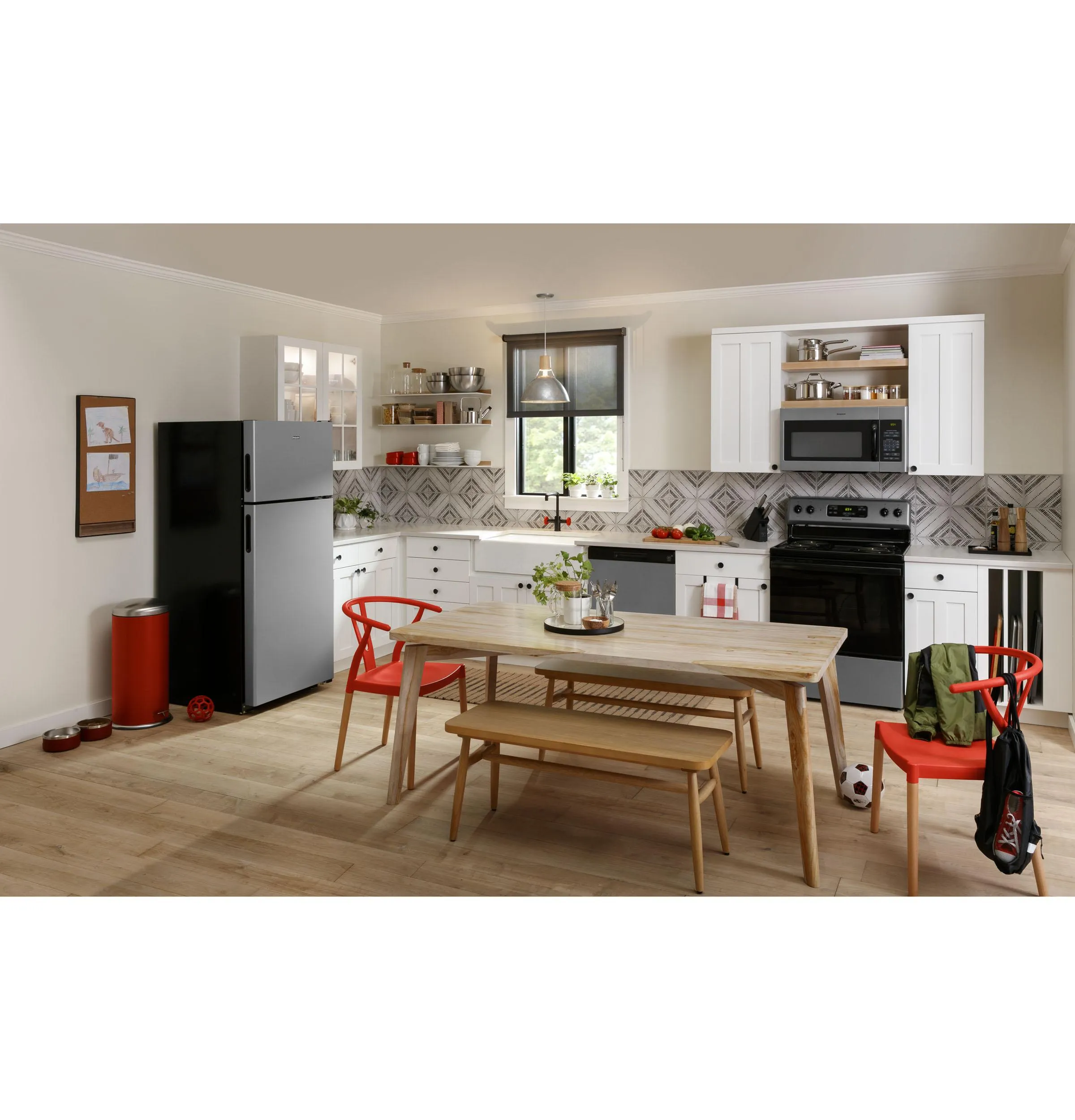 Hotpoint RVM5160MPSA Hotpoint? 1.6 Cu. Ft. Over-The-Range Microwave Oven