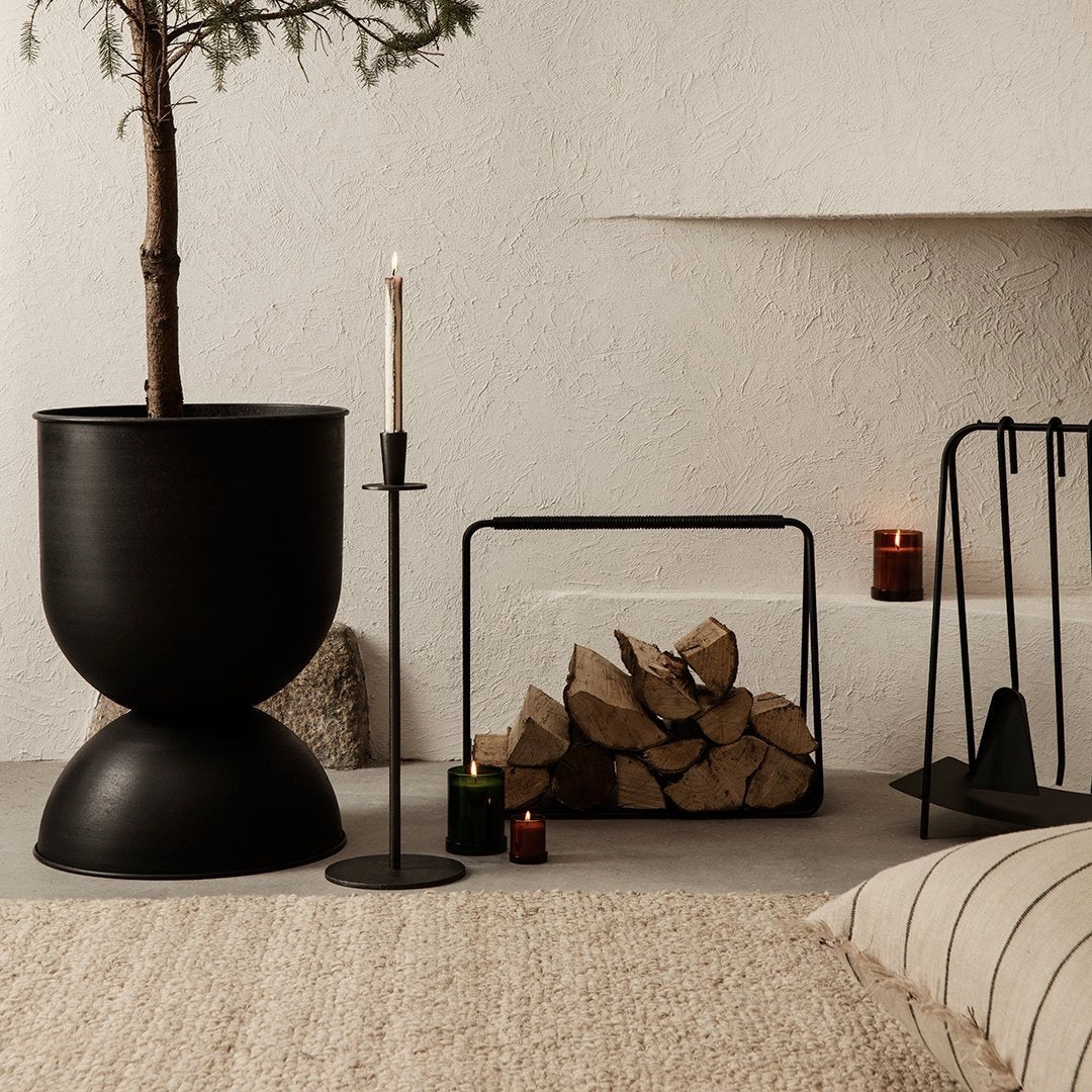 Hourglass Pot